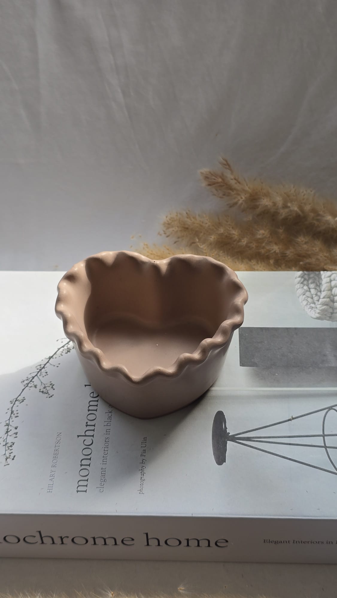 Minimal Heart Curve Bowl