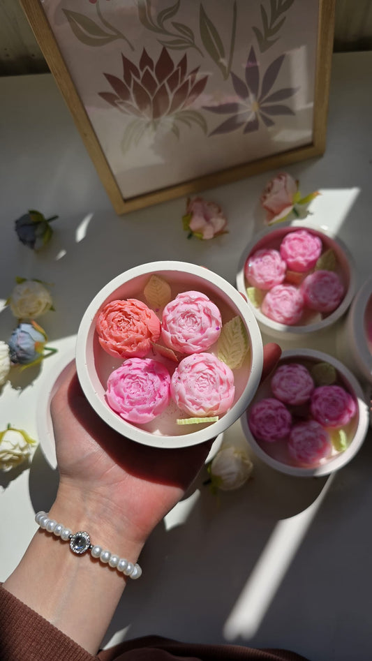 Rose Bloom Scented Candle
