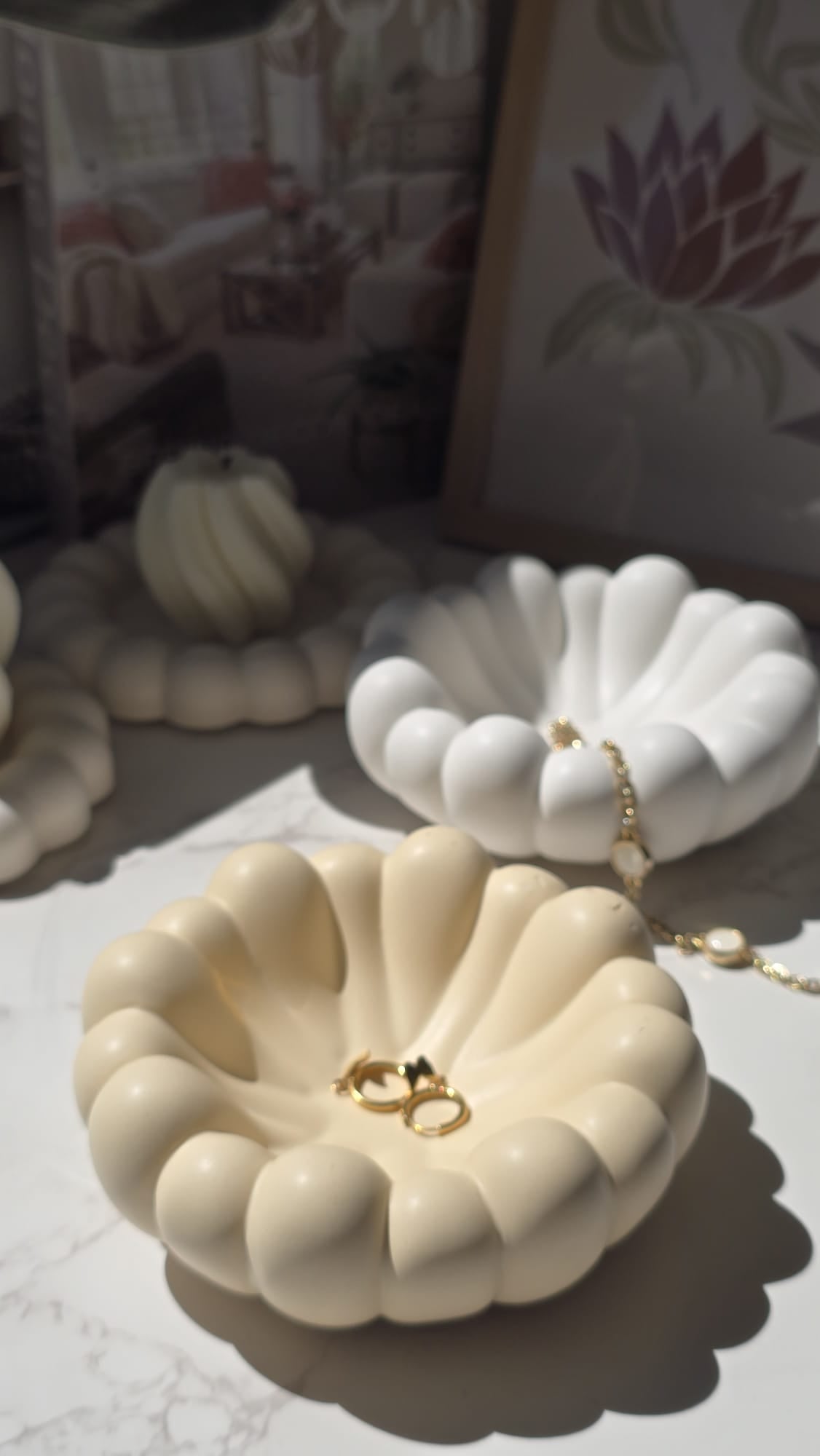 Lotus Dish – Elegant and Functional Decorative Bowl