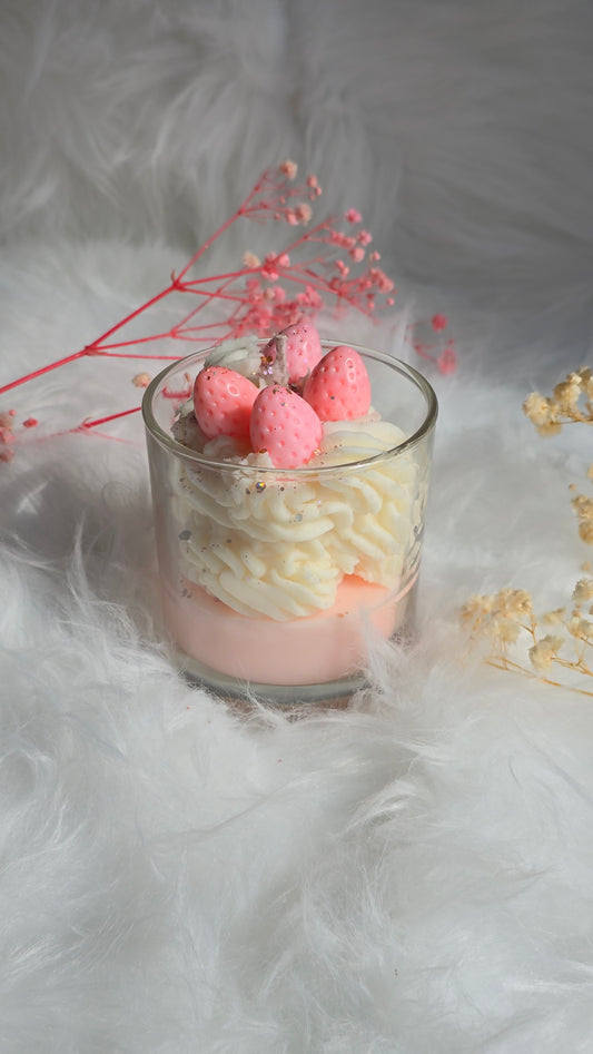 🍓Pink Dream Strawberry Cupcake Candle